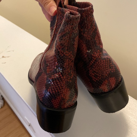 Stuart Weitzman Easy On Reverse Python Embossed Leather in red - Picture 5 of 10